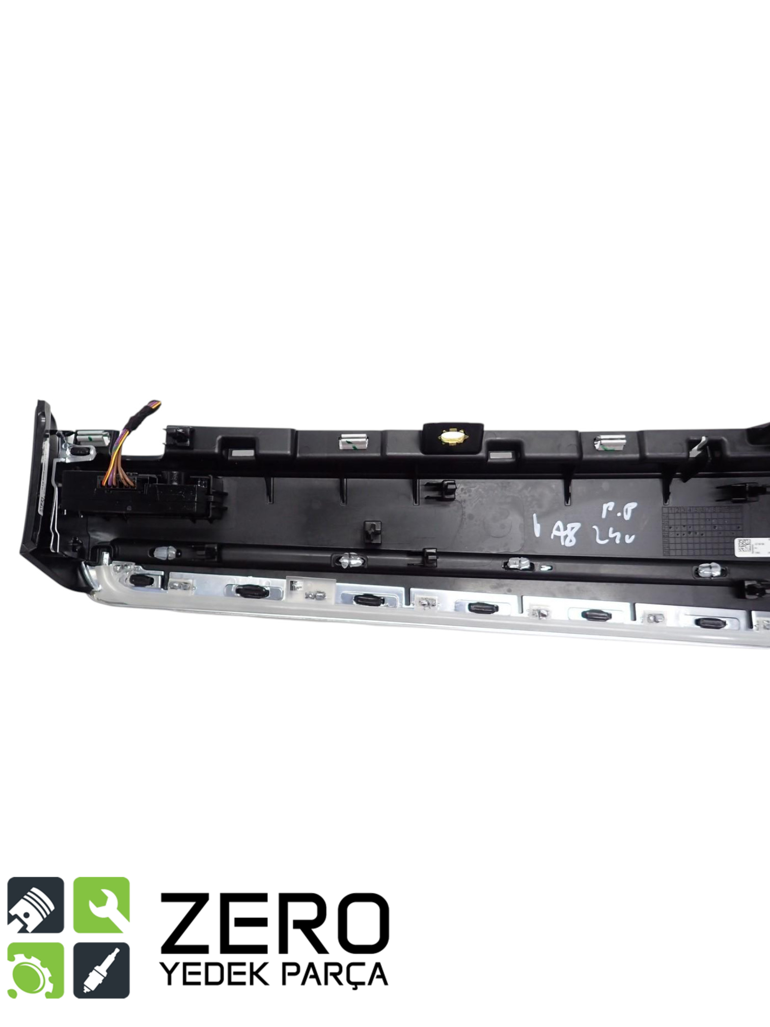4N1857200A Göğüs Dekoratif Kaplama Çıtası Audi A8 7