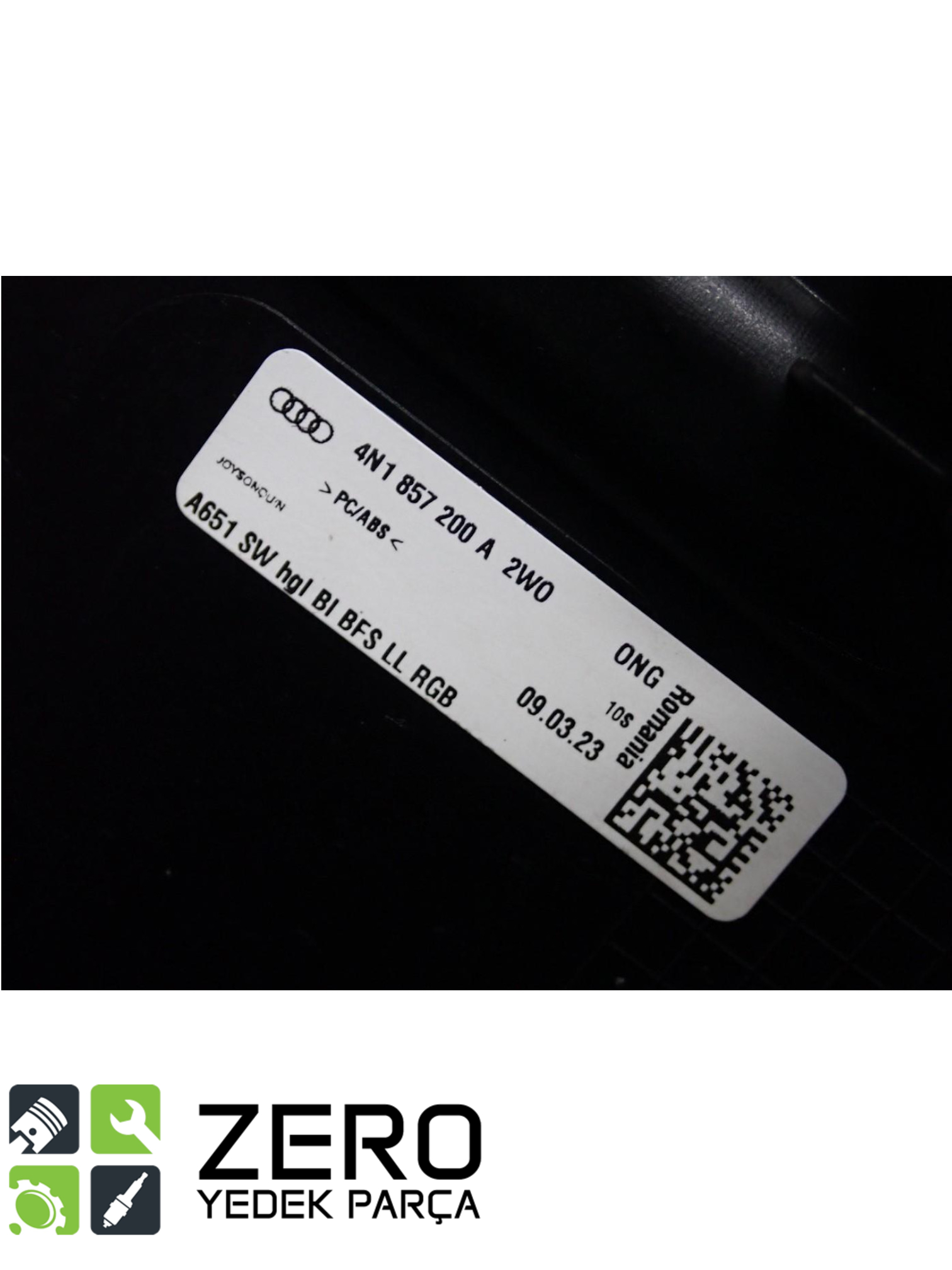 4N1857200A Göğüs Dekoratif Kaplama Çıtası Audi A8 8
